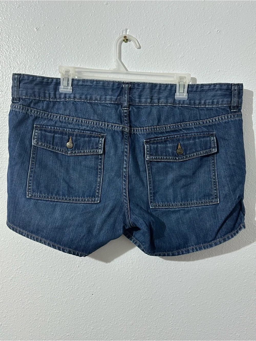 Old Navy Womens Size 16 Reg Blue Denim Shorts 4” Inseam Beach Summer